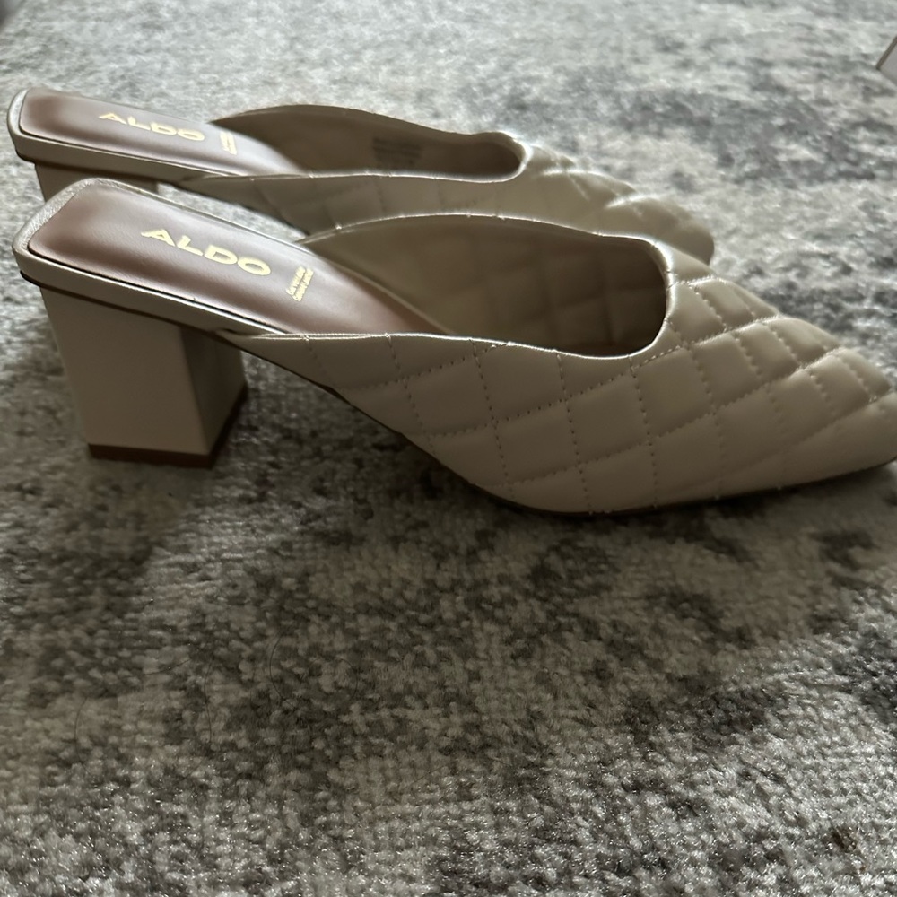 Aldo Quilted Pointed-Toe Block Heel Mules in Cream